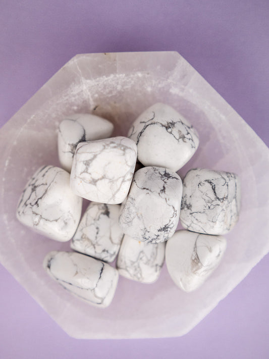 HOWLITE TUMBLES